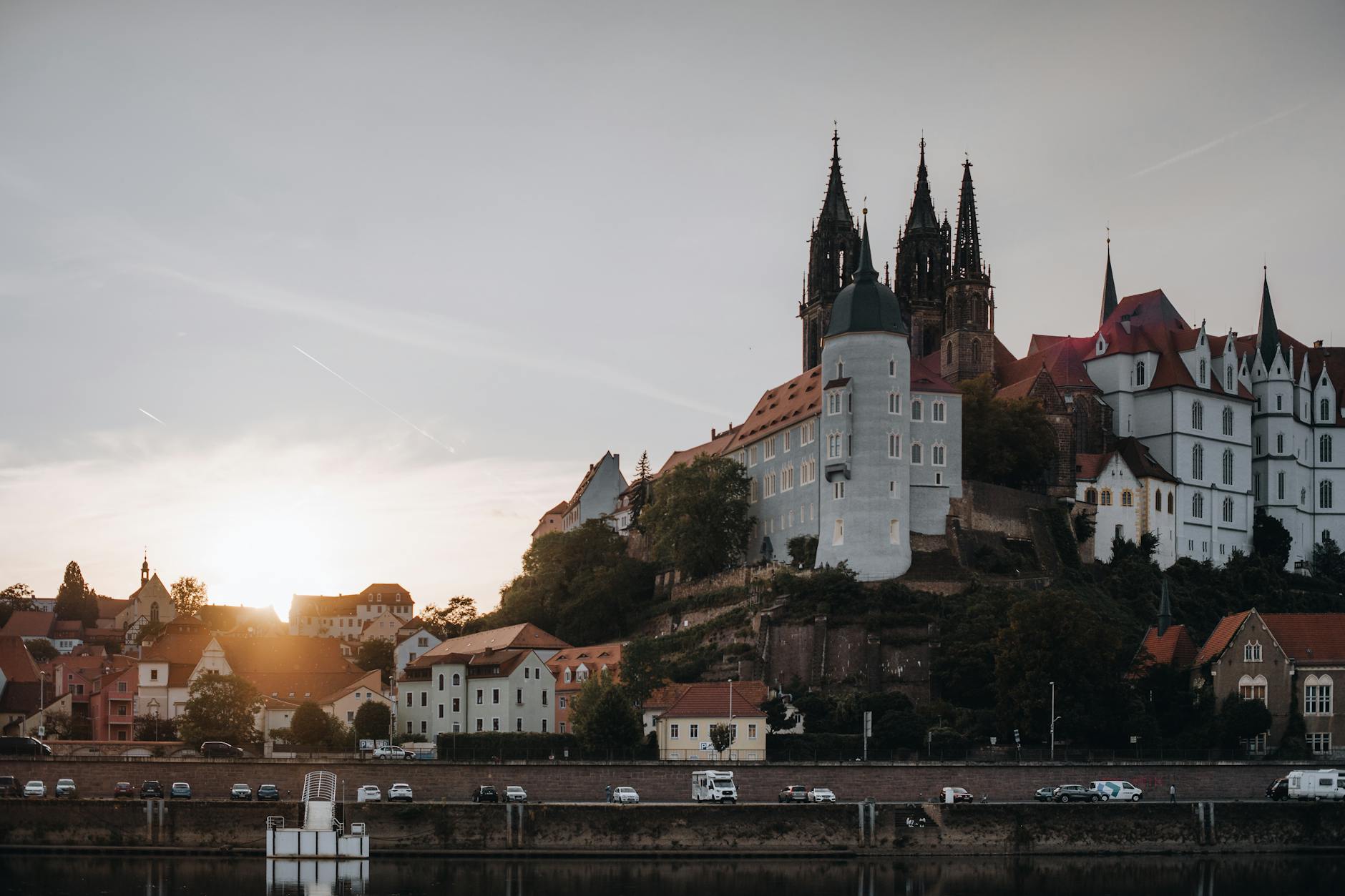 Zamek Albrechtsburg w Miśni o wschodzie słońca
